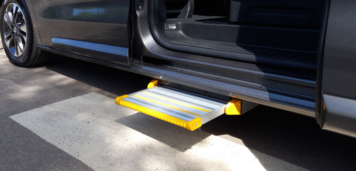 Vivaro electric step