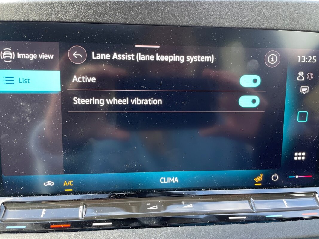 VW Caddy Lane Assist